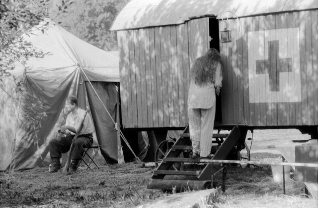 ...haló, už jste vzhůru?... ...haló, už jste vzhůru?...