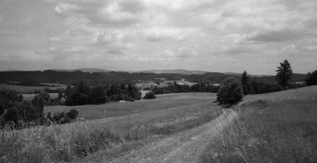 ...krajinou... ...krajinou...