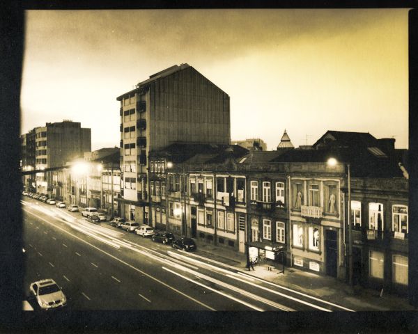 Pohled z okna na noční Boavista